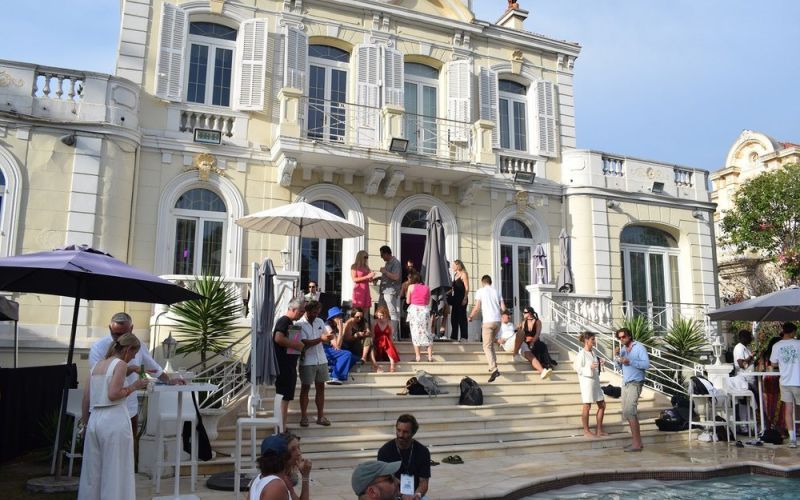 Tradiční reklama je pasé